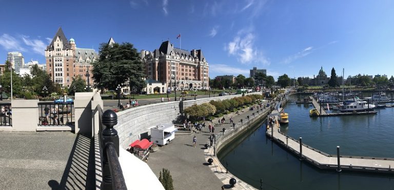 8 Reasons to Stay with the Queen: The Fairmont Empress Victoria