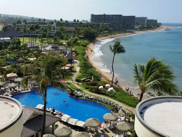 Mother and Daughter Time in Ka'anapali Maui - Family Fun Canada